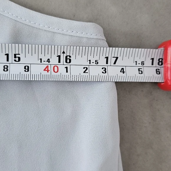 🔥Host Pick🔥 Abercrombie beautiful flowy tank size small - Picture 3 of 3